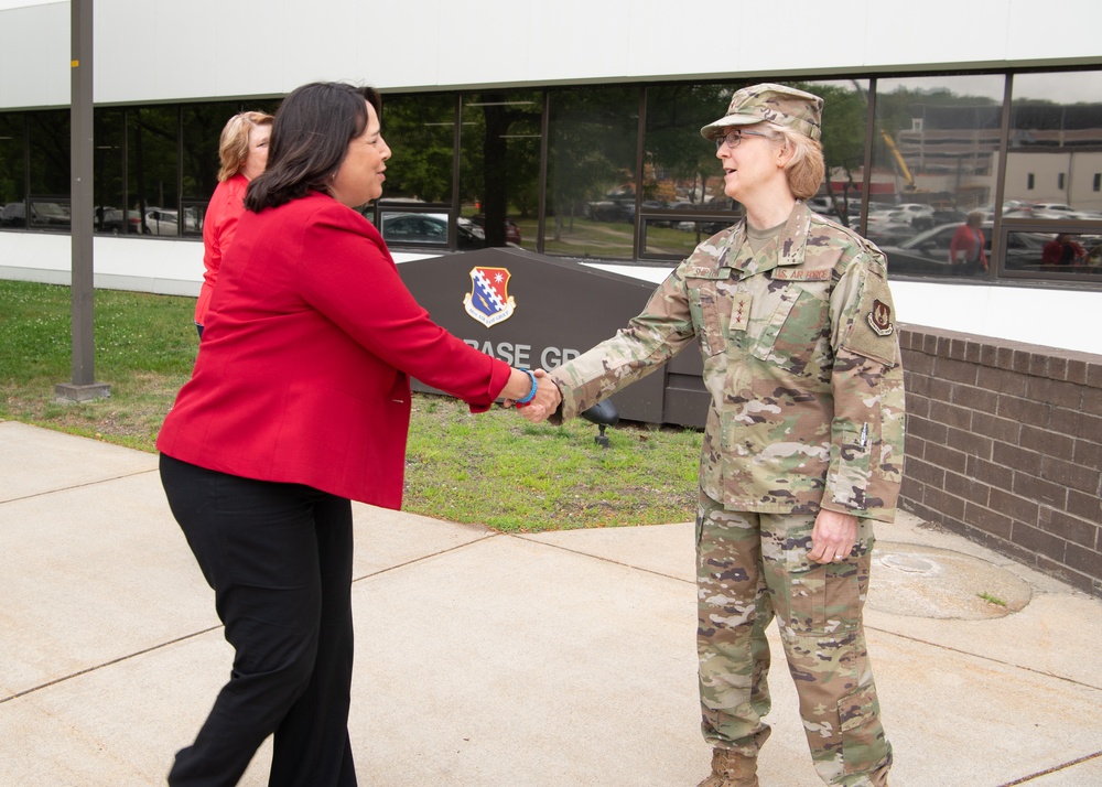Shipton discusses strategic collaboration during visit