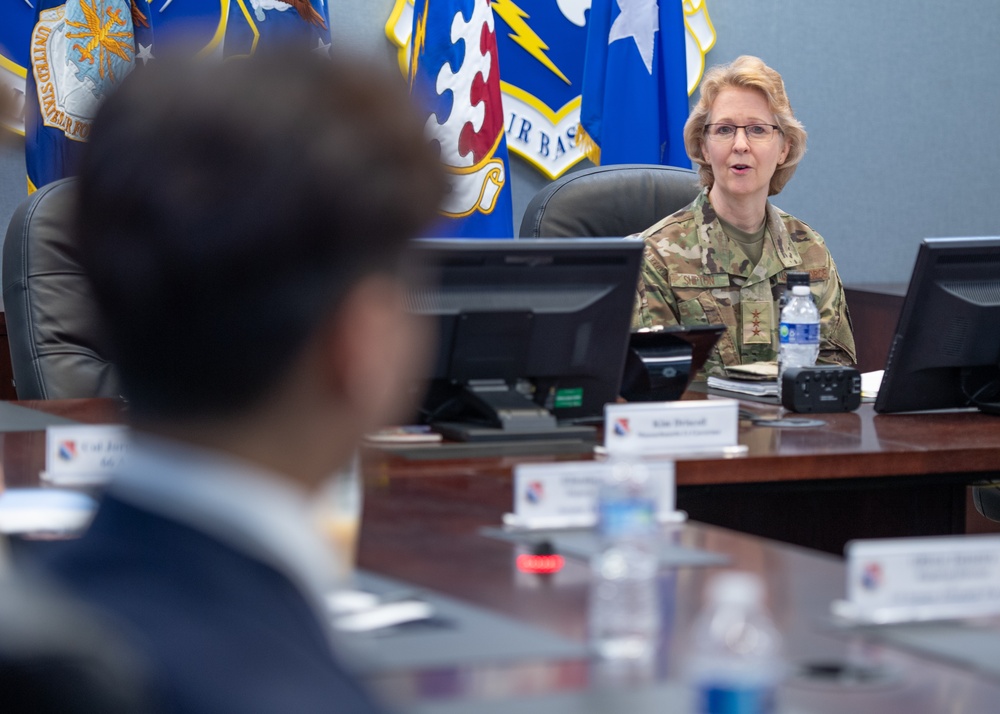 Shipton discusses strategic collaboration during visit