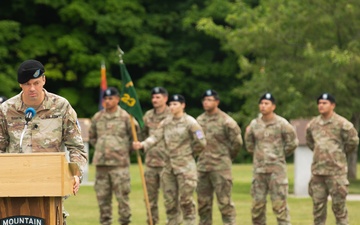 Headquarters and Headquarters Battalion Hosts Change of Command Ceremony