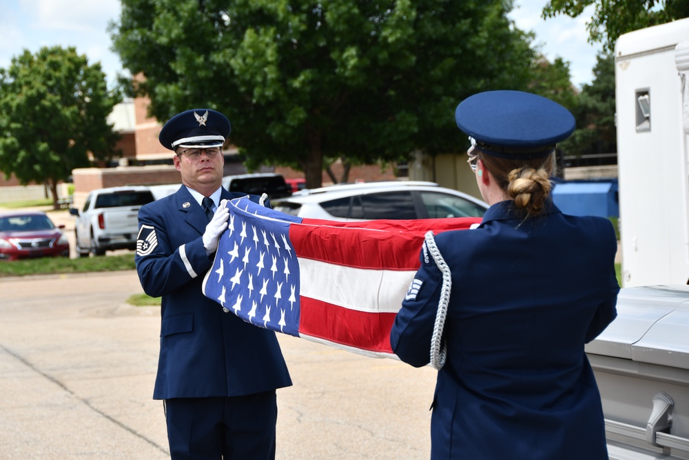 190th Honor Guard Demonstrates Mock Funeral
