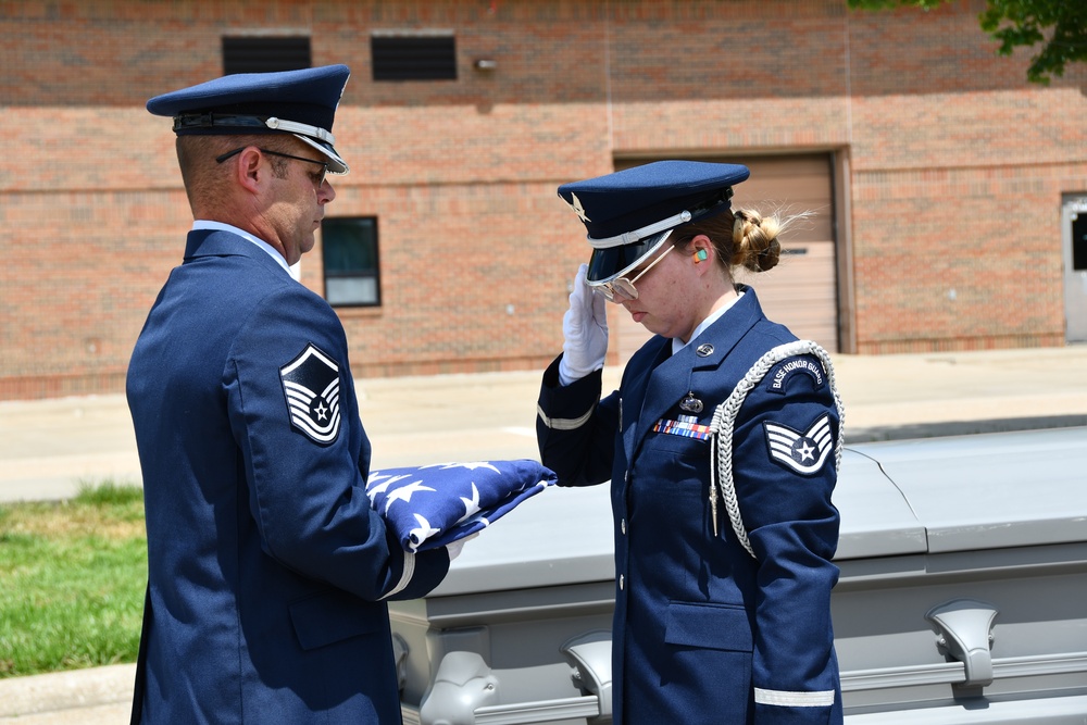 190th Honor Guard Demonstrates Mock Funeral