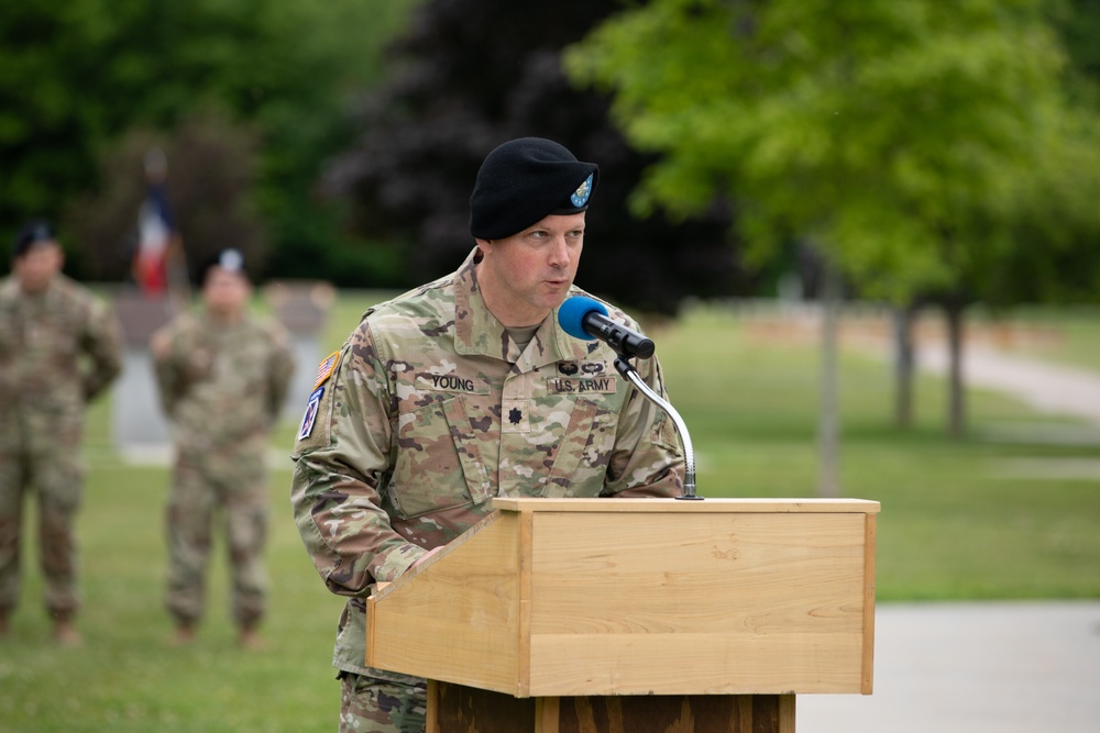 Headquarters and Headquarters Battalion Hosts Change of Command Ceremony