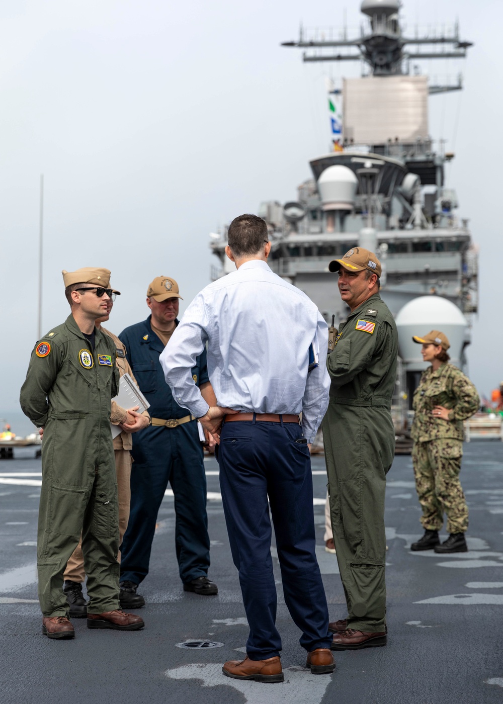 USS Kearsarge Hosts Mr. Mark Gruman