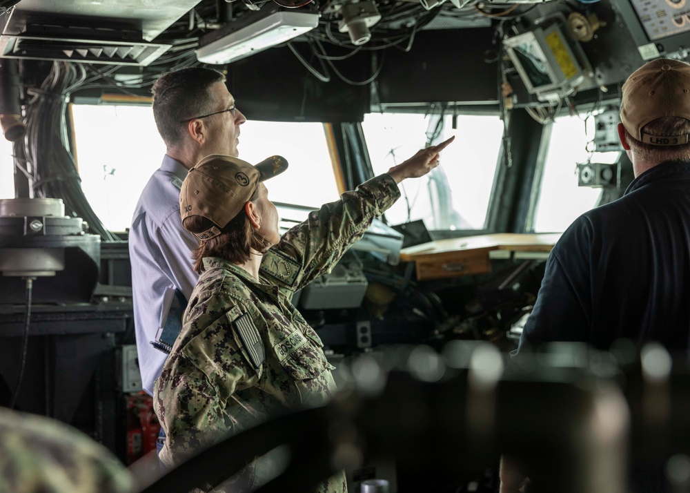 USS Kearsarge Hosts Mr. Mark Gruman
