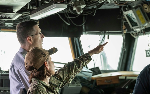 USS Kearsarge Hosts Mr. Mark Gruman