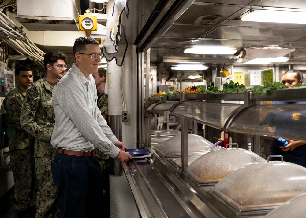 USS Kearsarge Hosts Mr. Mark Gruman