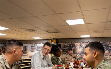 USS Kearsarge Hosts Mr. Mark Gruman