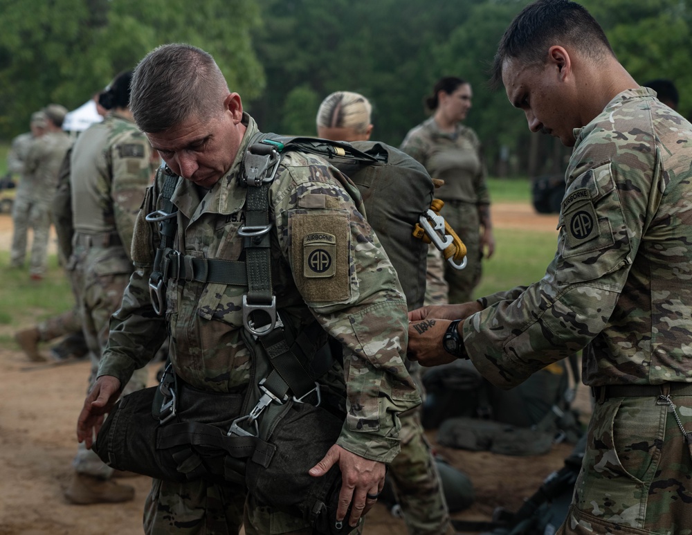 Paratroopers conduct Operation Gator Drop