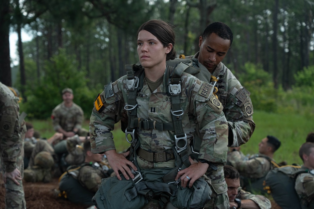 Paratroopers conduct Operation Gator Drop