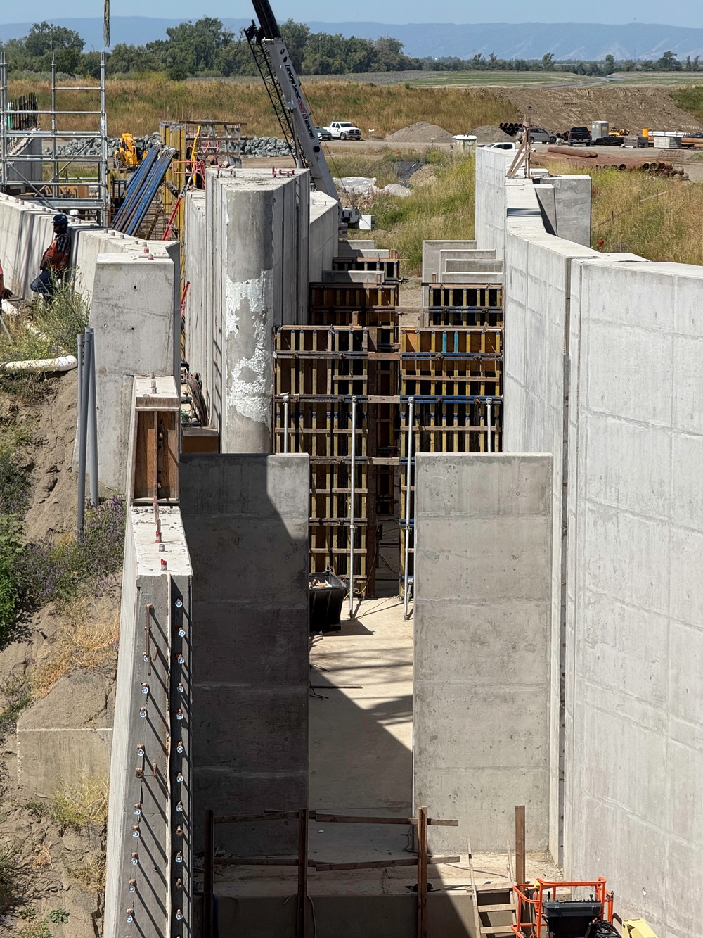 Baffle Construction takes shape in Fish Passage Structure