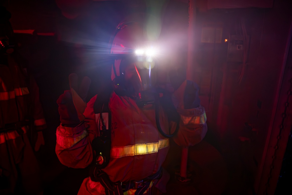 USS Preble Conducts Flying Squad Drill