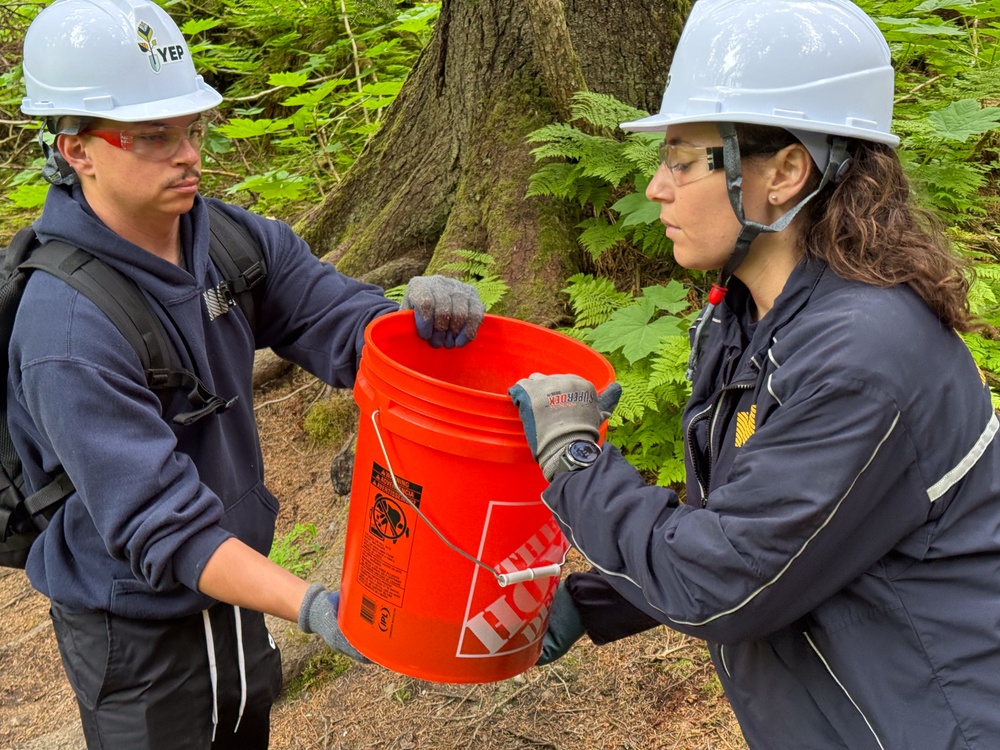Seabees Power Through Anchorage Trail Project in One Day During Navy Week Anchorage