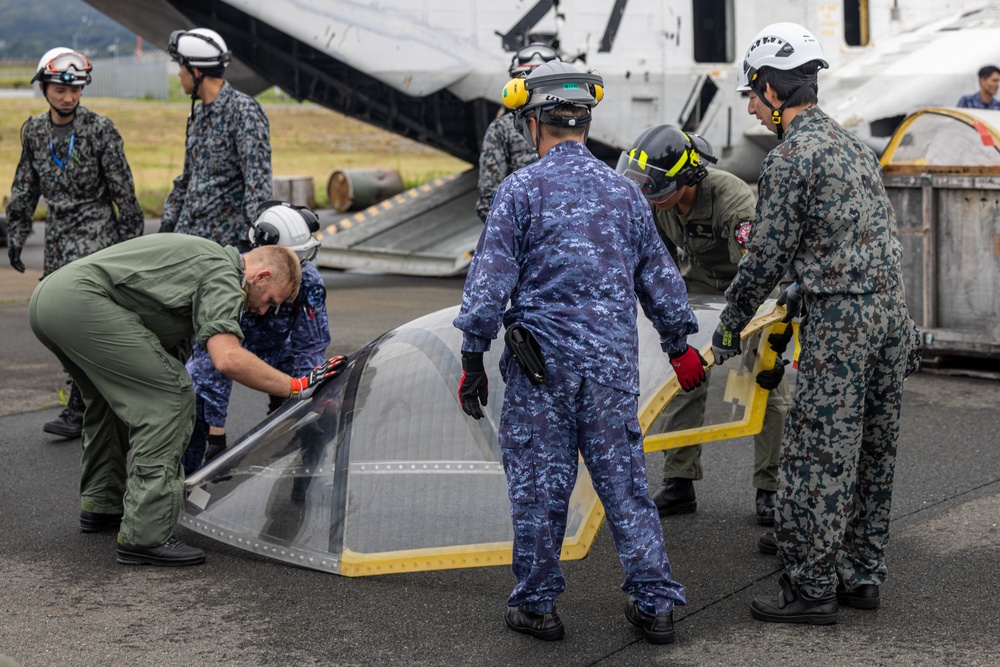 MCAS Iwakuni ARFF Multinational Crash Damaged or Disabled Aircraft Recovery training