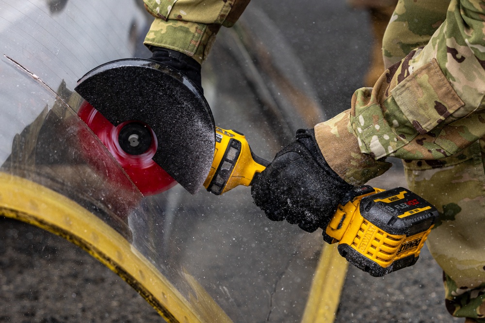 MCAS Iwakuni ARFF Multinational Crash Damaged or Disabled Aircraft Recovery training
