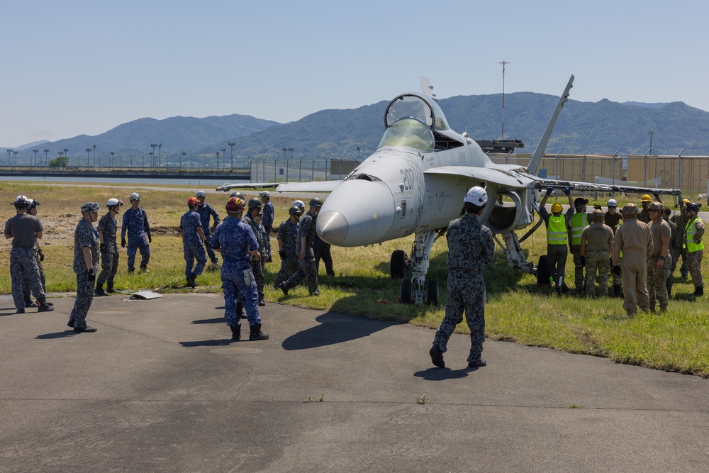 MCAS Iwakuni ARFF Multinational Crash Damaged or Disabled Aircraft Recovery training