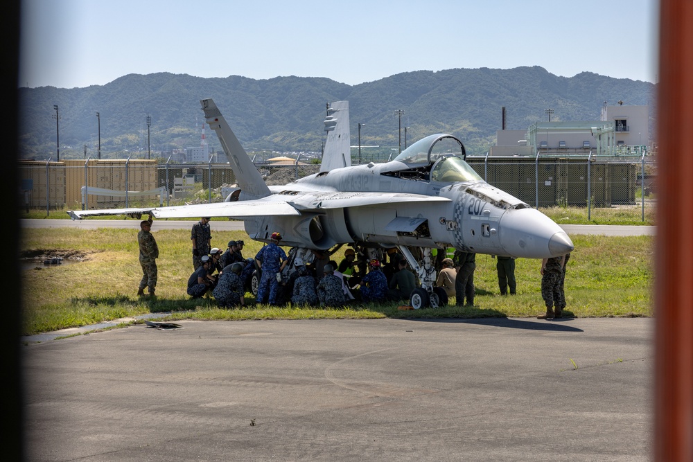 MCAS Iwakuni ARFF Multinational Crash Damaged or Disabled Aircraft Recovery training