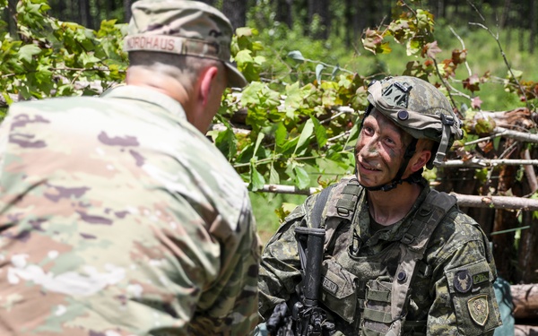 Nordhaus, Army National Guard leadership team visit Guardsmen on rotation at JRTC