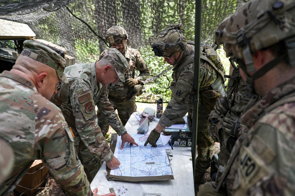 Nordhaus, Army National Guard leadership team visit Guardsmen on rotation at JRTC