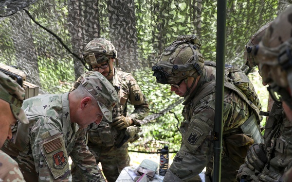 Nordhaus, Army National Guard leadership team visit Guardsmen on rotation at JRTC