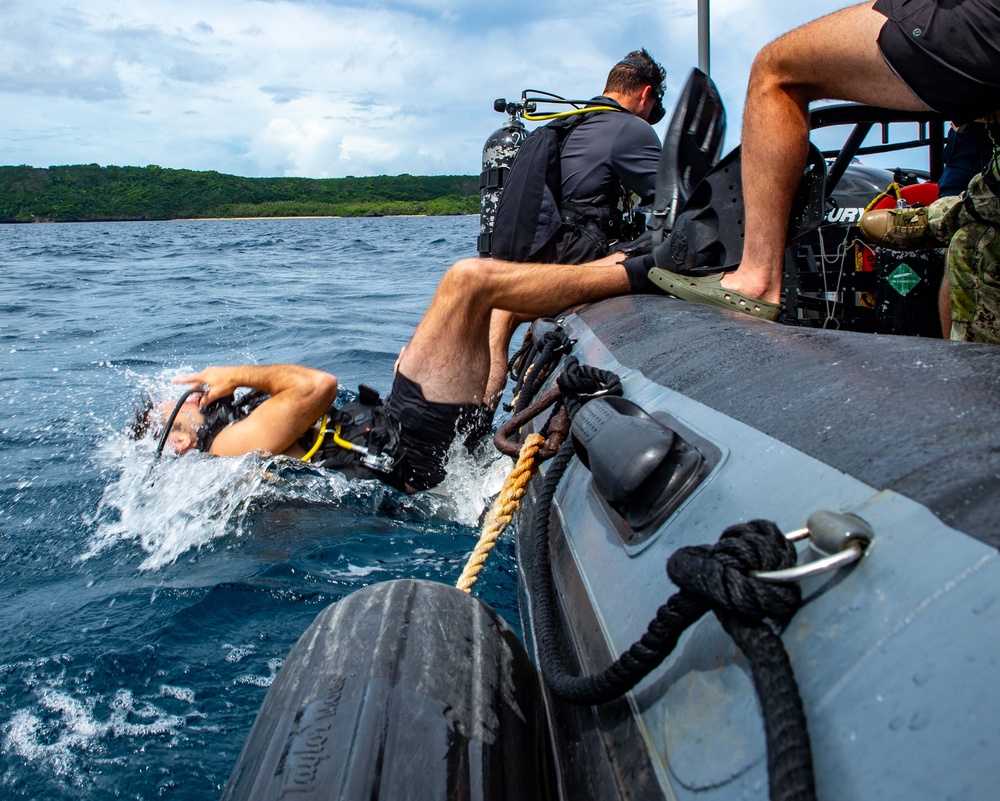 EODMU 5, RSN Naval Diving Unit Bi-lateral Training