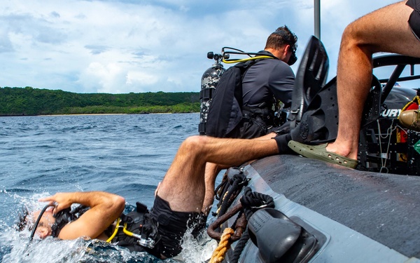 EODMU 5, RSN Naval Diving Unit Bi-lateral Training