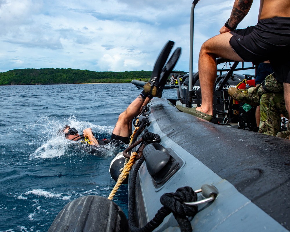 EODMU 5, RSN Naval Diving Unit Bi-lateral Training