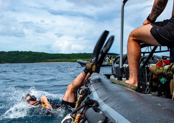 EODMU 5, RSN Naval Diving Unit Bi-lateral Training