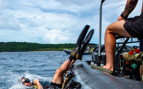 EODMU 5, RSN Naval Diving Unit Bi-lateral Training