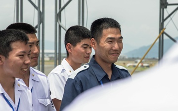 MAG-12 hosts Japanese Aviation Cadets aboard MCAS Iwakuni