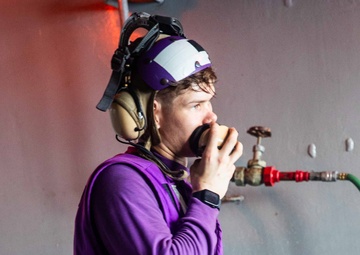 George Washington Conducts Fueling-at-Sea with Badlands Trader