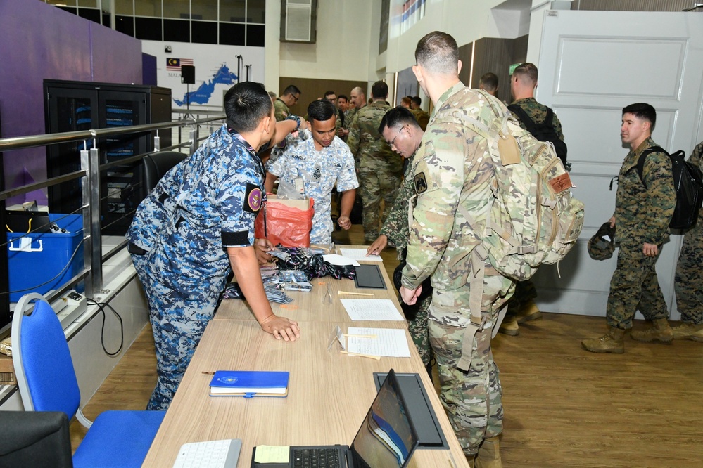 Bersama Warrior 25: Bilateral forces participate in opening ceremony
