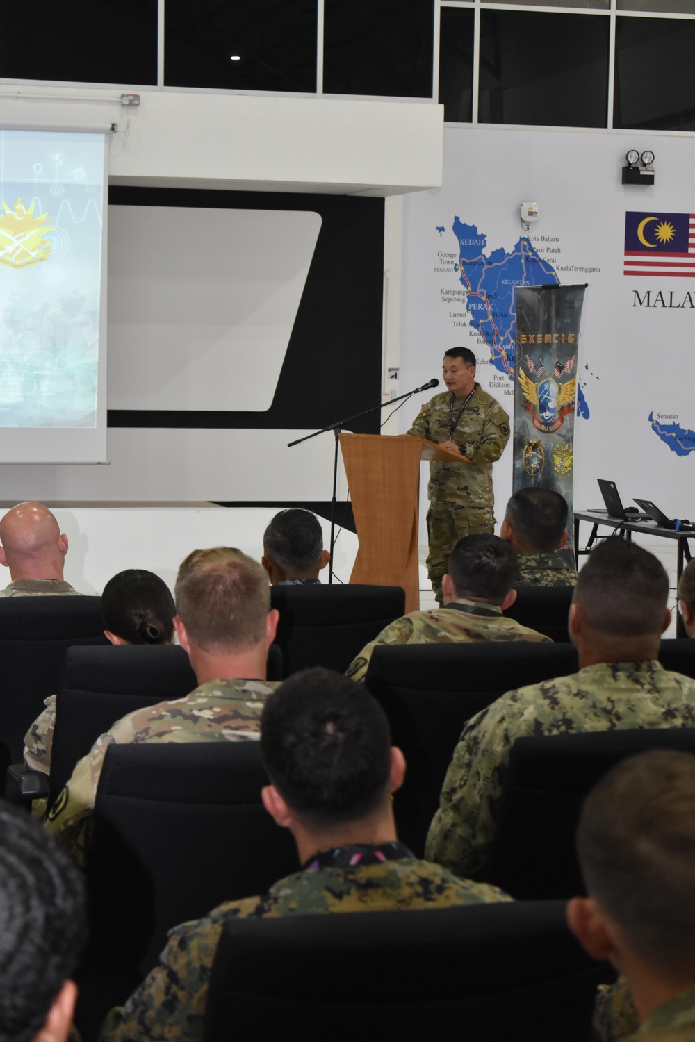 Bersama Warrior 25: Bilateral forces participate in opening ceremony