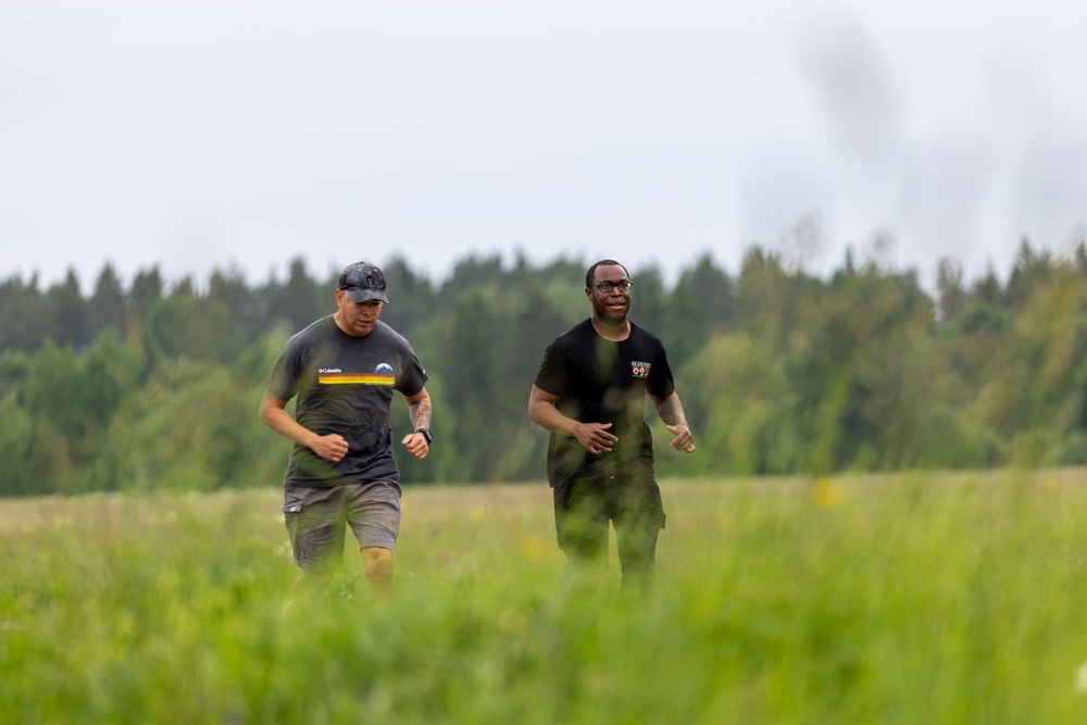 3-321 FAR Runs Relay Race in Honor of Unit History