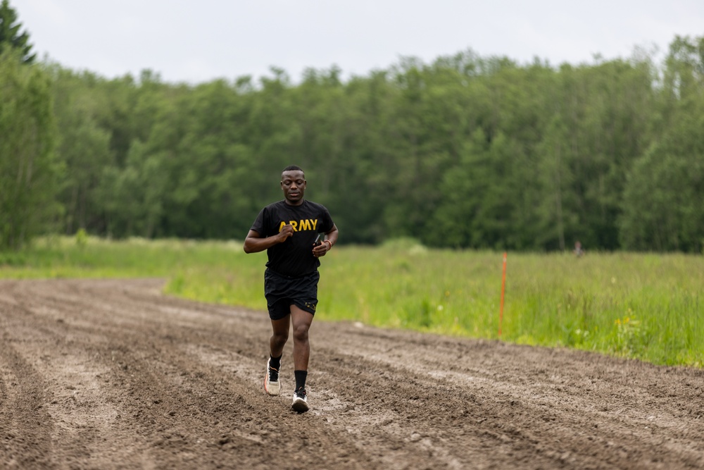 3-321 FAR Runs Relay Race in Honor of Unit History