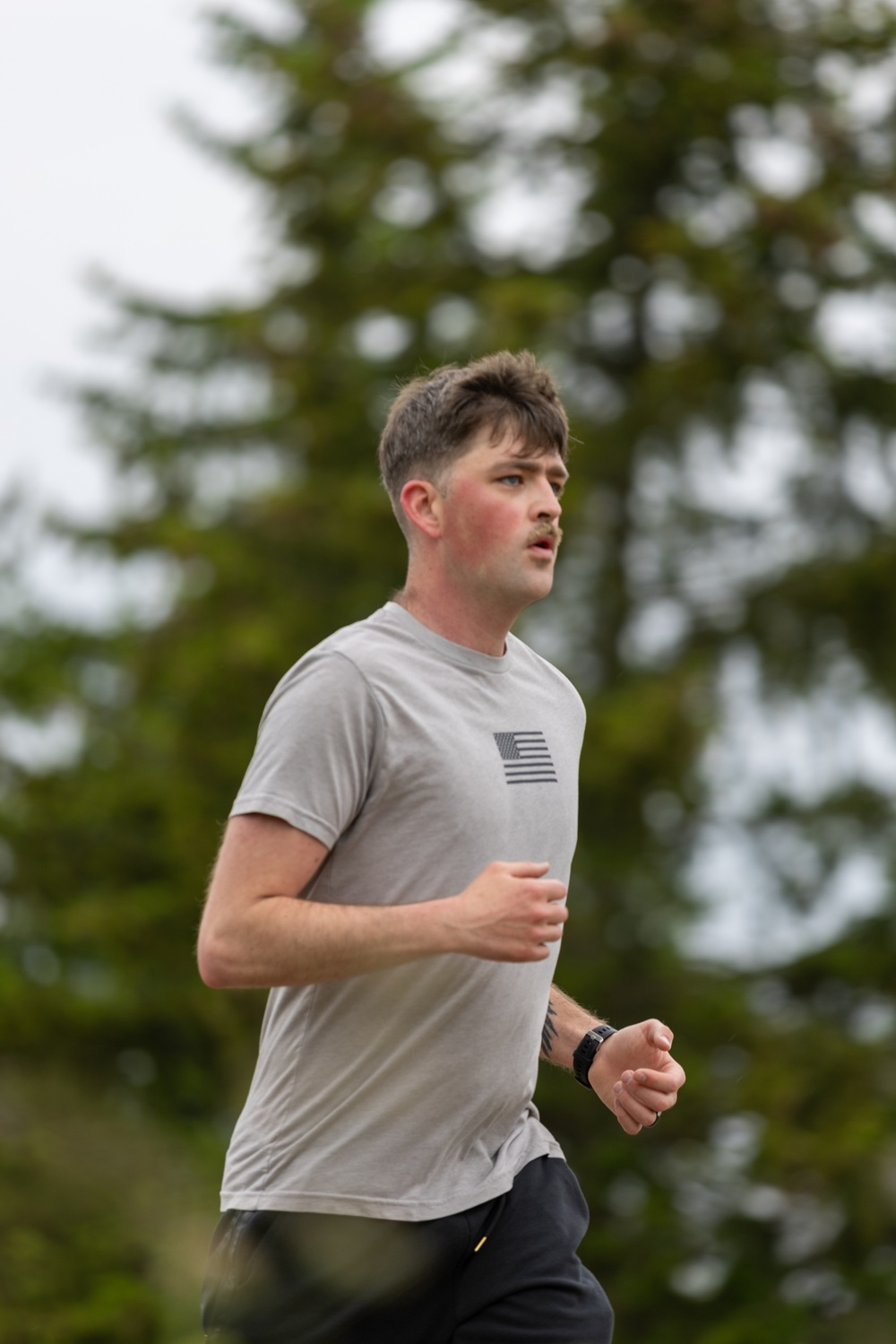 3-321 FAR Runs Relay Race in Honor of Unit History