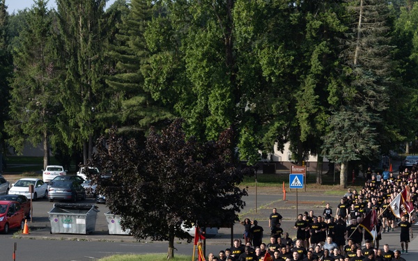 Soldiers and Civilians run for the U.S. Army's 250th Birthday