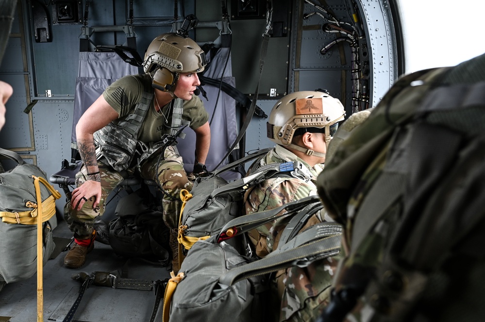 VNG flights crews, aircraft support Fort Lee DZ reopening