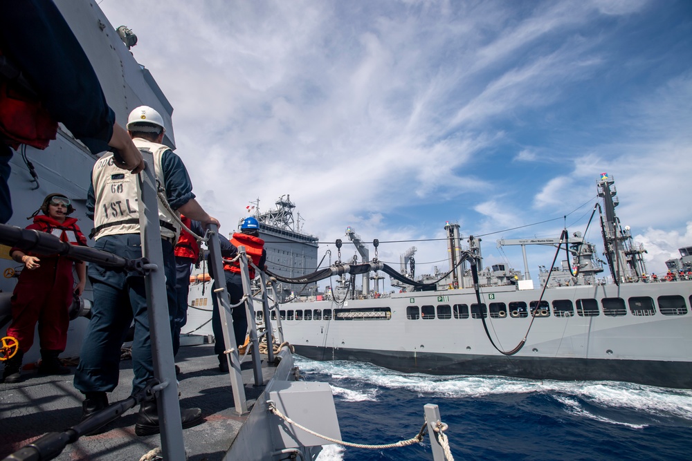 USS Higbee conducts replenishment-at-sea