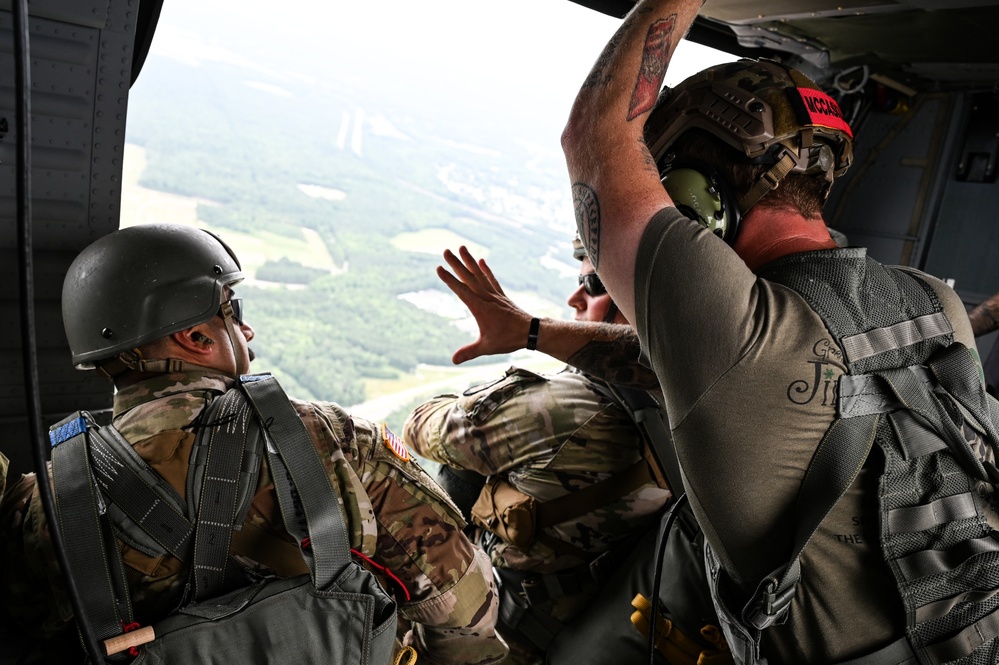 VNG flights crews, aircraft support Fort Lee DZ reopening