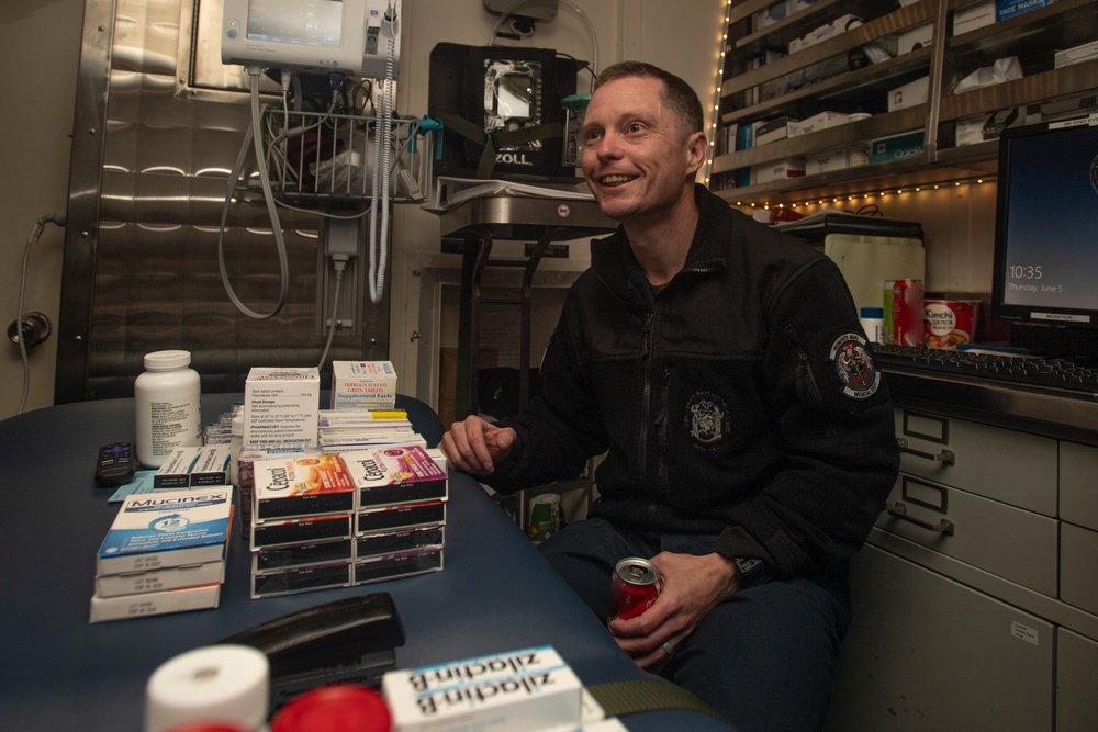 Sailor organizes medicine