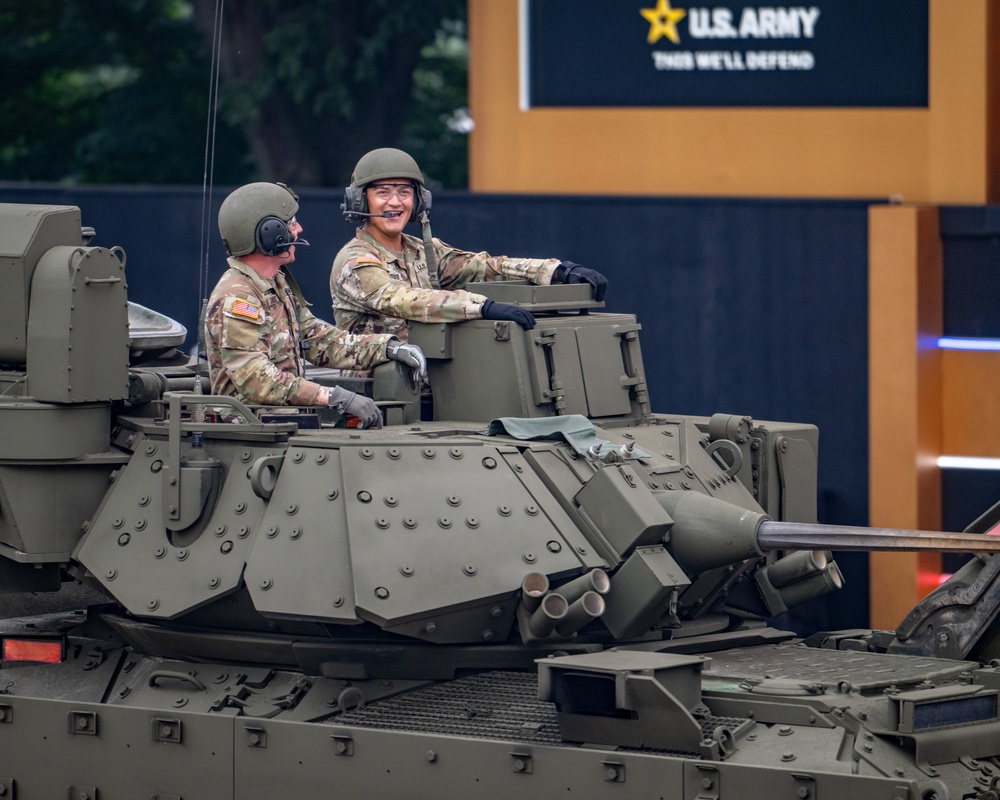 Army’s 250th Birthday Parade Pass in Review