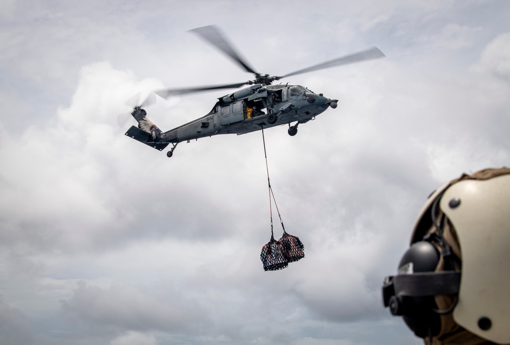 USS Higbee conducts vertical replenishment