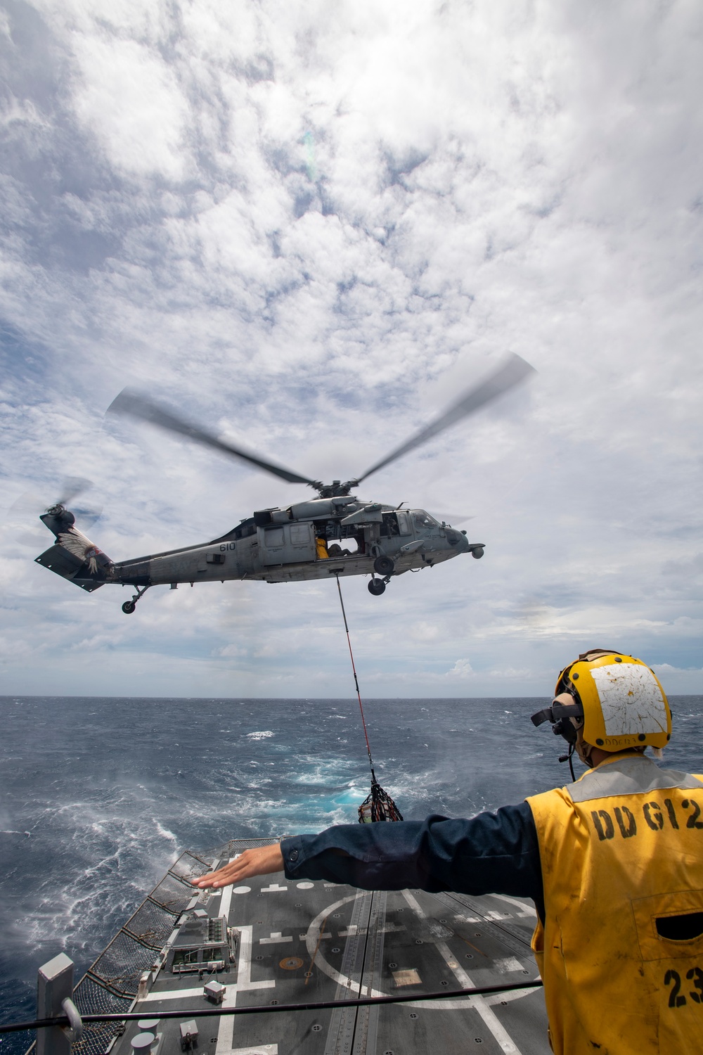 USS Higbee conducts vertical replenishment
