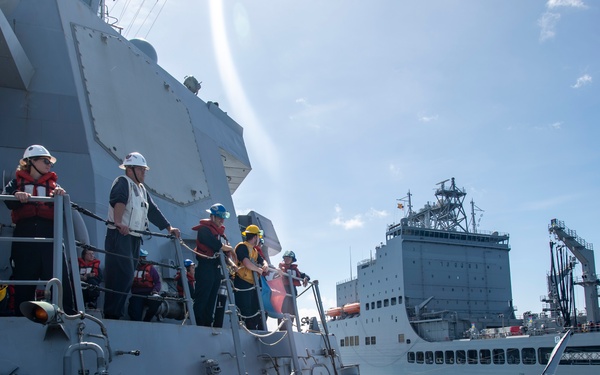 USS Higbee conducts replenishment-at-sea
