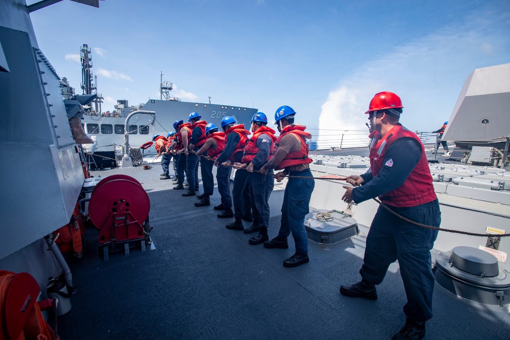 USS Higbee conducts replenishment-at-sea