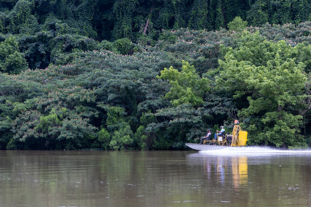 USACE Team Navigates Black Warrior River for Vegetation Assessment