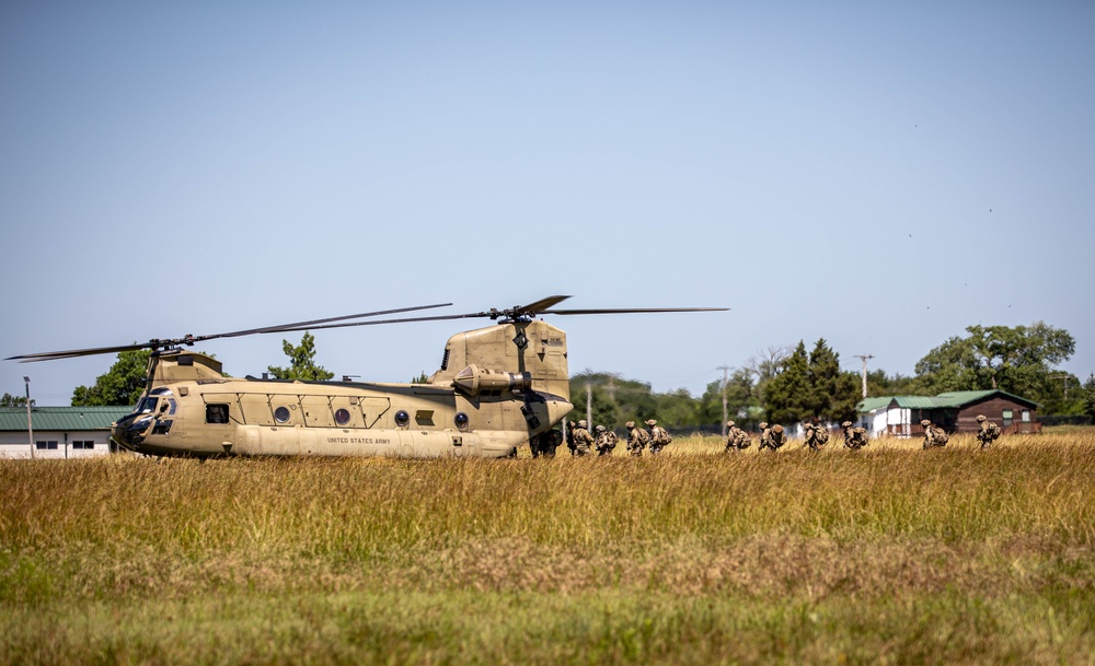 Oklahoma Guardsmen forge combat-ready leaders in Light Leaders Course