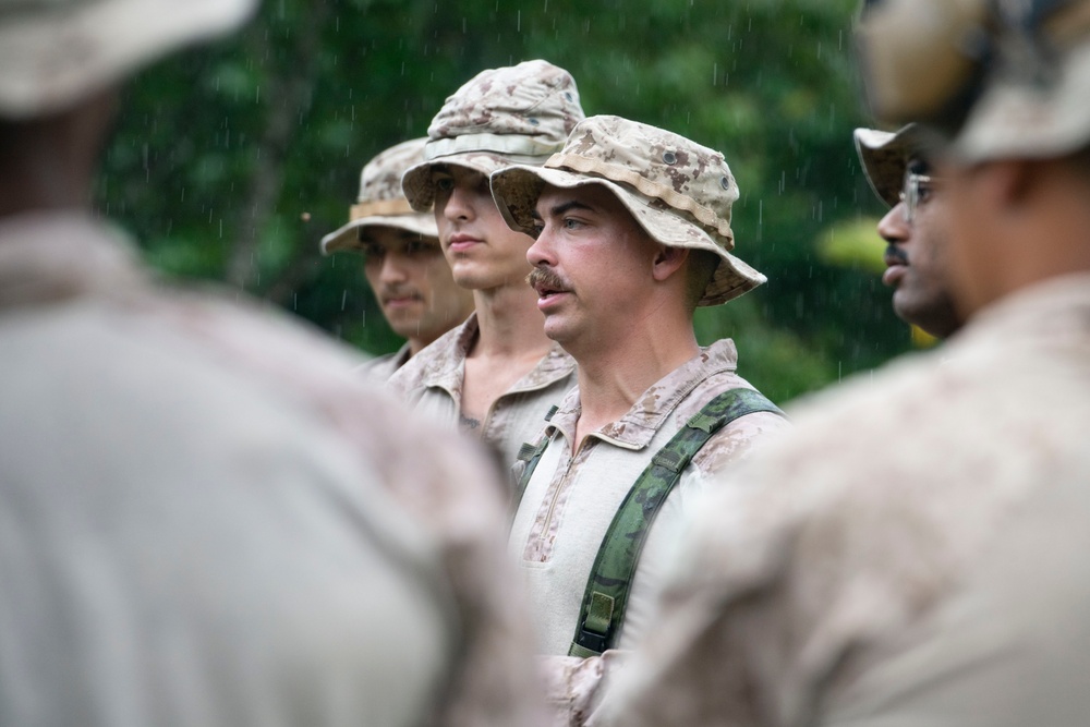 Servicio Nacional Aeronaval trains with U.S. Marine Corps in Panama