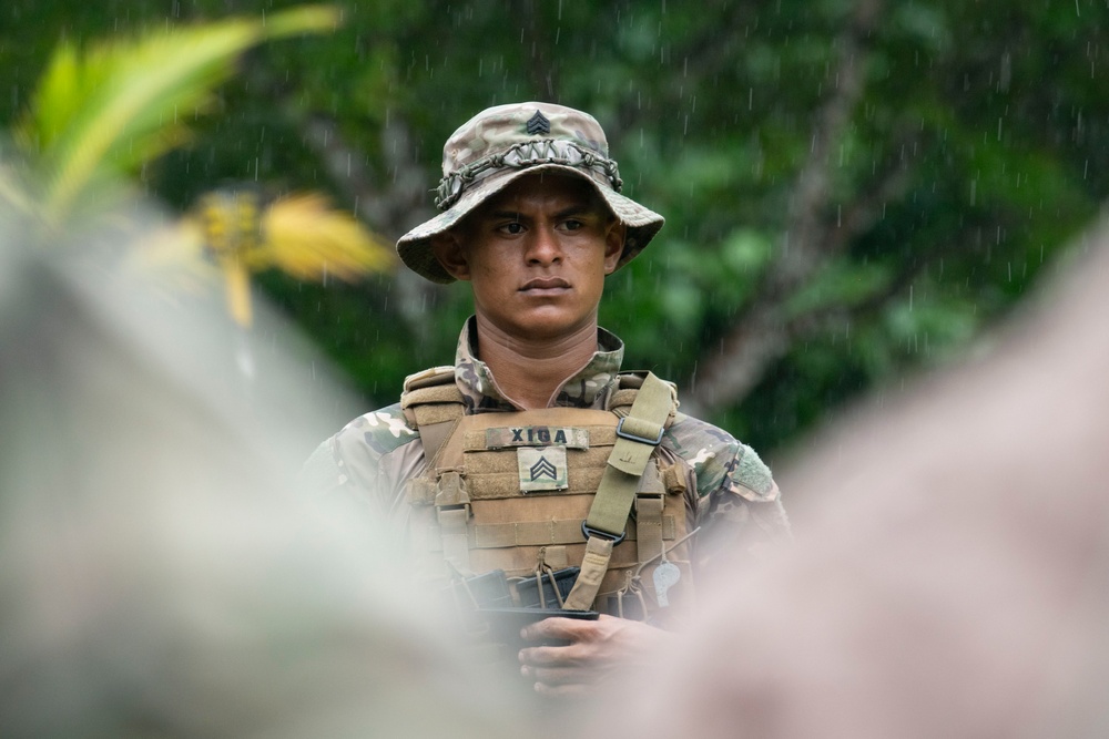 Servicio Nacional Aeronaval trains with U.S. Marine Corps in Panama