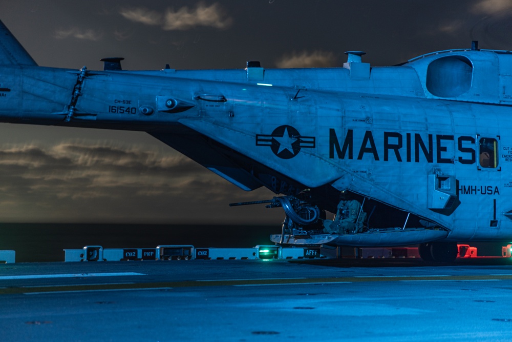 31st MEU | Night flight operations